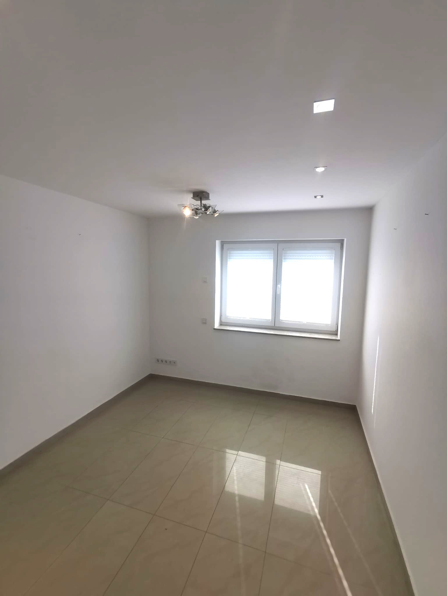 Schlafzimmer Kind 2 EG